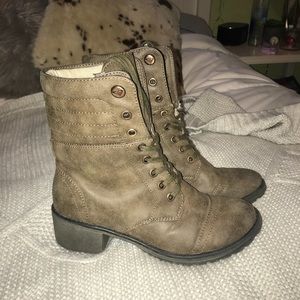 Roxy Boots